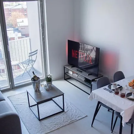 Elegant Penthouse Loft - Near The Airport