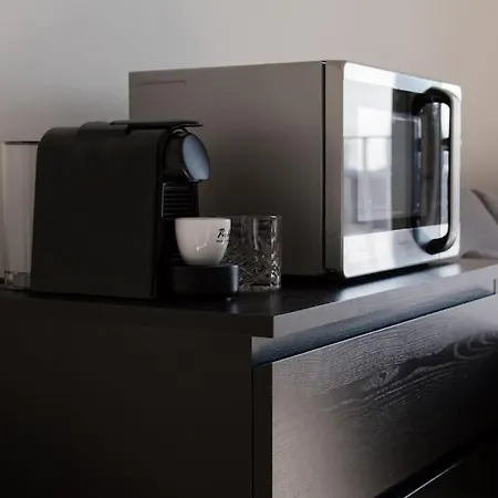 Elegant Penthouse Loft - Near The Airport